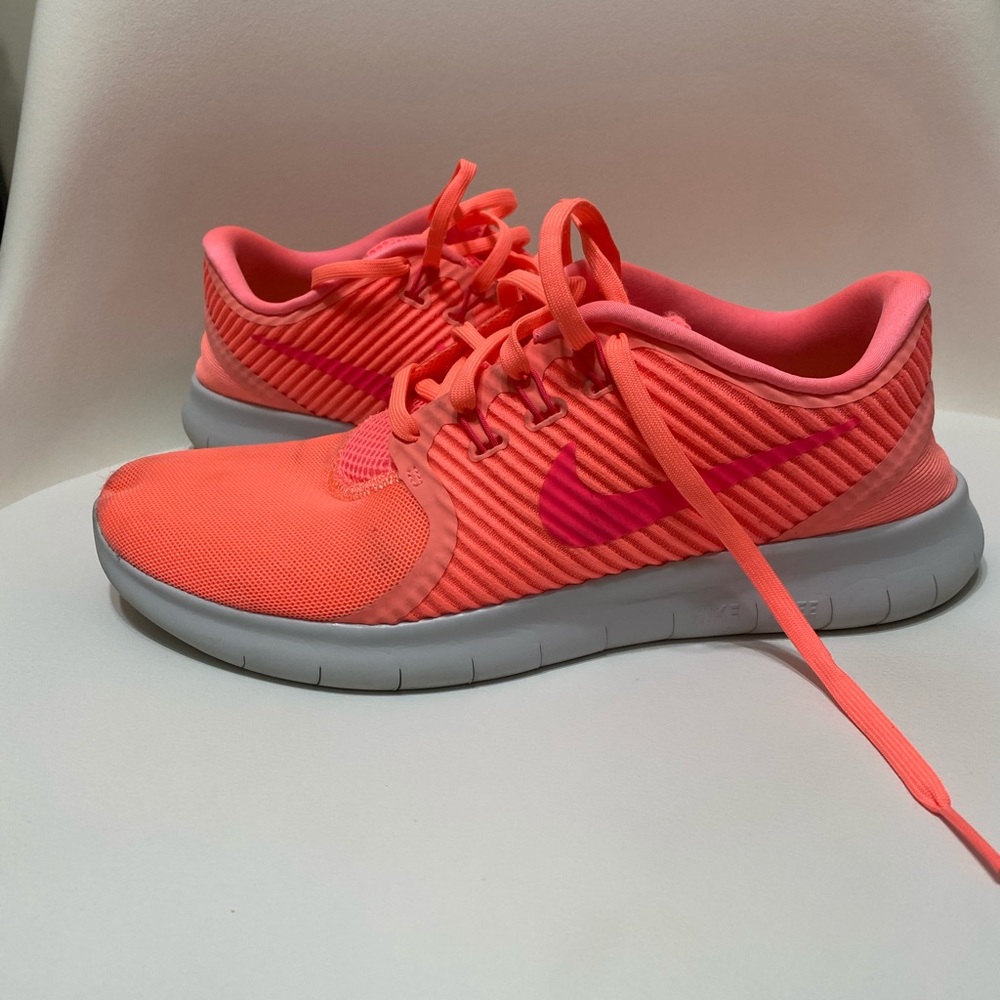 Nike running free and flexible